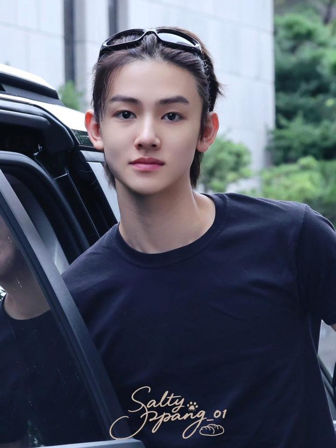 Mỹ nam 2k9 chấp đẹp tiêu chuẩn khắc nghiệt của dân Hàn: Mũi Conan thế này thì chê gì nữa?- Ảnh 9. Mỹ nam 2k9 chấp đẹp tiêu chuẩn khắc nghiệt của dân Hàn: Mũi Conan thế này thì chê gì nữa?- Ảnh 9.