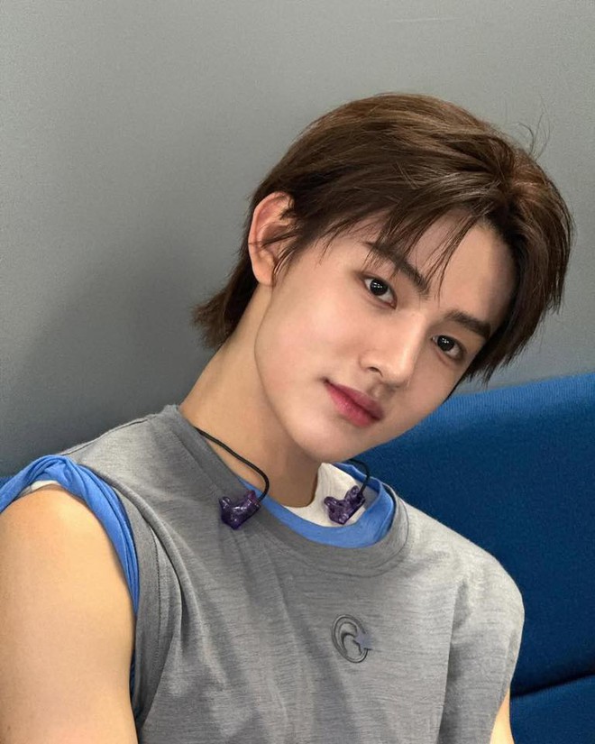 Mỹ nam 2k9 chấp đẹp tiêu chuẩn khắc nghiệt của dân Hàn: Mũi Conan thế này thì chê gì nữa?- Ảnh 12. Mỹ nam 2k9 chấp đẹp tiêu chuẩn khắc nghiệt của dân Hàn: Mũi Conan thế này thì chê gì nữa?- Ảnh 12.