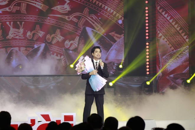 Loạt sao Việt tr&igrave;nh diễn kh&ocirc;ng c&aacute;t-x&ecirc;, chia sẻ với đồng b&agrave;o miền Trung sau b&atilde;o lũ- Ảnh 1.