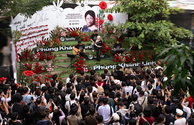 Ph&ugrave;ng Kh&aacute;nh Linh nhận c&uacute;p "Đ&oacute;a hồng nhạc Việt", c&ocirc;ng bố khởi động tour diễn to&agrave;n quốc- Ảnh 3.