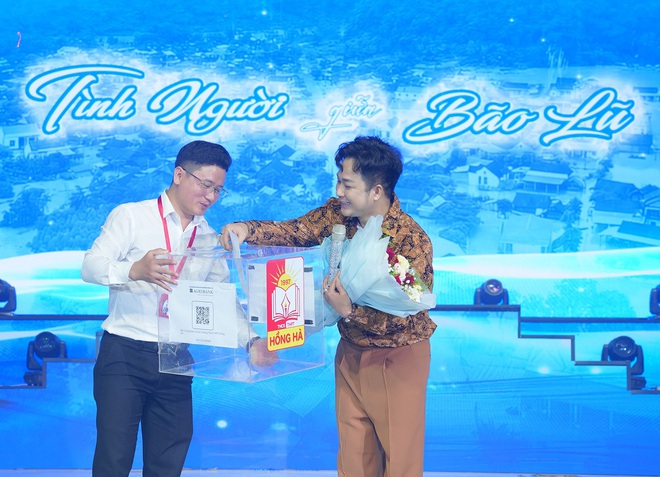 Loạt sao Việt tr&igrave;nh diễn kh&ocirc;ng c&aacute;t-x&ecirc;, chia sẻ với đồng b&agrave;o miền Trung sau b&atilde;o lũ- Ảnh 6.