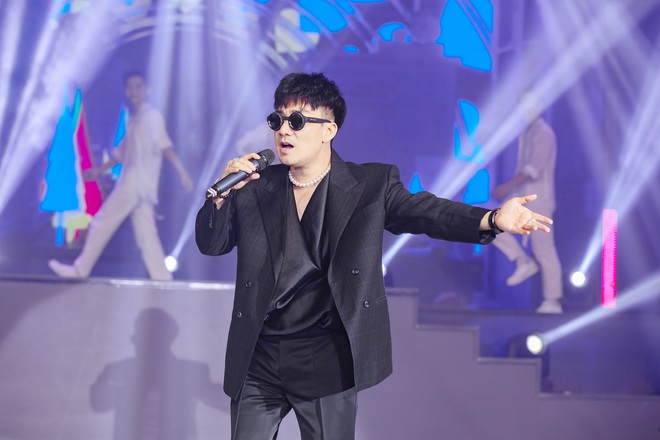 Loạt sao Việt tr&igrave;nh diễn kh&ocirc;ng c&aacute;t-x&ecirc;, chia sẻ với đồng b&agrave;o miền Trung sau b&atilde;o lũ- Ảnh 3.