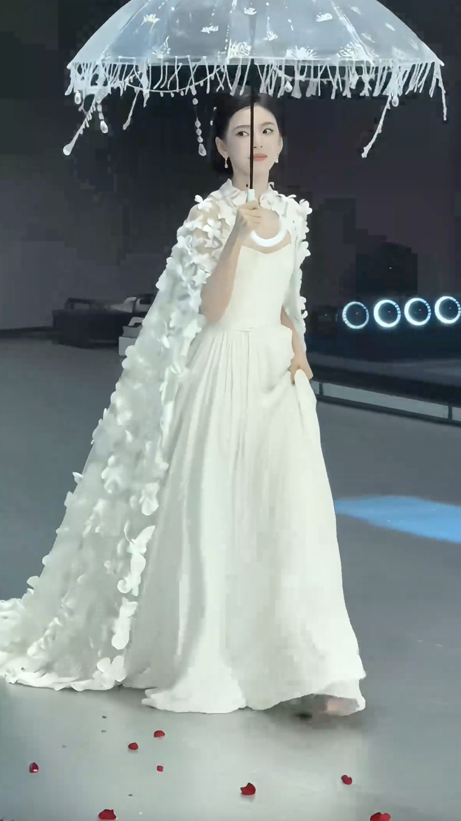 Fan Chương Nhược Nam y&ecirc;u cầu xin lỗi- Ảnh 4.