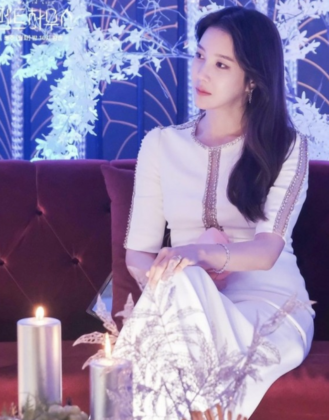 Mỹ nh&acirc;n Penthouse gặp sự cố, li&ecirc;n tục che mặt, khiến gần 5 triệu người thắc mắc- Ảnh 12.