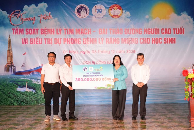 Bệnh viện Thống Nhất phối hợp tổ chức tầm soát sức khỏe và hỗ trợ an sinh xã hội tại Cà Mau- Ảnh 8. Bệnh viện Thống Nhất phối hợp tổ chức tầm soát sức khỏe và hỗ trợ an sinh xã hội tại Cà Mau- Ảnh 8.