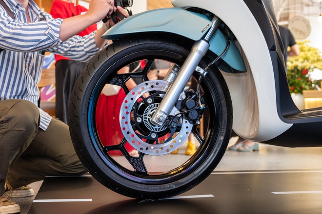 Piaggio Liberty 2025 ra mắt Việt Nam: Gi&aacute; từ 57,5 triệu, d&aacute;ng nam t&iacute;nh hơn, đấu Honda SH Mode- Ảnh 9.