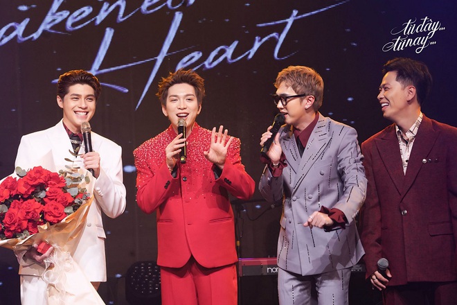 Dàn sao Việt thăng hoa cảm xúc trong show diễn "Từ đây… từ nay…"- Ảnh 4. Dàn sao Việt thăng hoa cảm xúc trong show diễn "Từ đây… từ nay…"- Ảnh 4.
