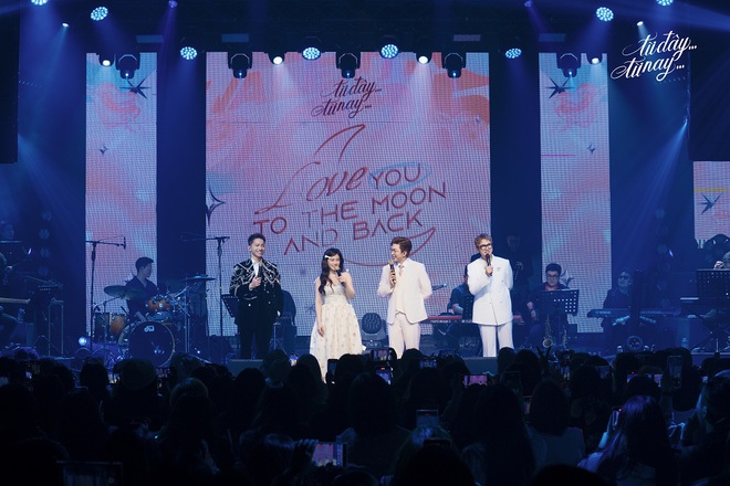 Dàn sao Việt thăng hoa cảm xúc trong show diễn "Từ đây… từ nay…"- Ảnh 7. Dàn sao Việt thăng hoa cảm xúc trong show diễn "Từ đây… từ nay…"- Ảnh 7.
