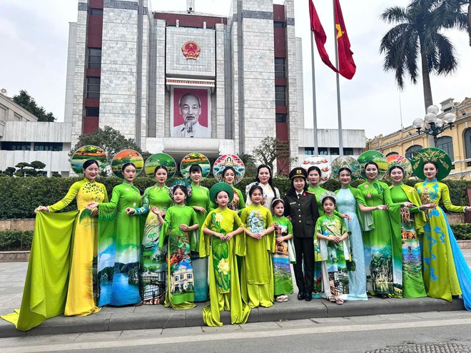 NTK Cao Thu Vân mang "Dòng chảy di sản" ra Hà Nội trình diễn- Ảnh 3. NTK Cao Thu Vân mang "Dòng chảy di sản" ra Hà Nội trình diễn- Ảnh 3.