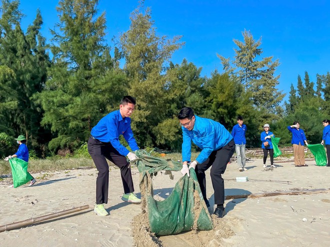 Dự án “Tô màu ký ức” – điểm nhấn đặc sắc của tuổi trẻ Quảng Ninh trong Tháng Thanh niên 2025- Ảnh 5.