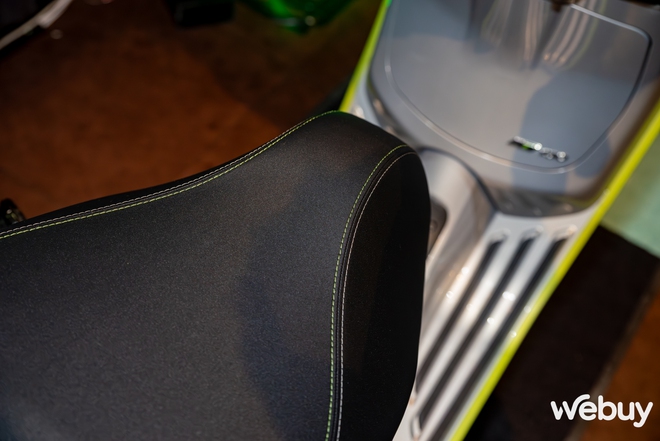 Đây là Vespa Sprint Tech: Thiết kế kinh điển của người Ý hướng tới giới trẻ Việt, có tính năng công nghệ giúp "khoe" xe tinh tế- Ảnh 11. Đây là Vespa Sprint Tech: Thiết kế kinh điển của người Ý hướng tới giới trẻ Việt, có tính năng công nghệ giúp "khoe" xe tinh tế- Ảnh 11.