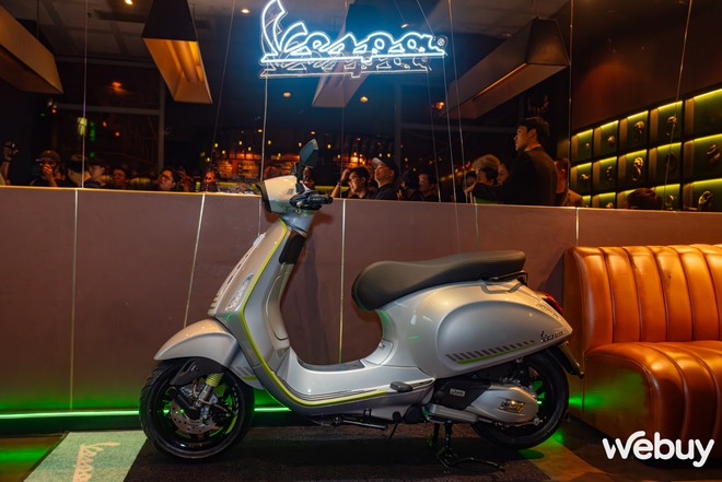Đây là Vespa Sprint Tech: Thiết kế kinh điển của người Ý hướng tới giới trẻ Việt, có tính năng công nghệ giúp "khoe" xe tinh tế- Ảnh 24. Đây là Vespa Sprint Tech: Thiết kế kinh điển của người Ý hướng tới giới trẻ Việt, có tính năng công nghệ giúp "khoe" xe tinh tế- Ảnh 24.