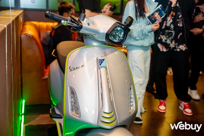 Đây là Vespa Sprint Tech: Thiết kế kinh điển của người Ý hướng tới giới trẻ Việt, có tính năng công nghệ giúp "khoe" xe tinh tế- Ảnh 4. Đây là Vespa Sprint Tech: Thiết kế kinh điển của người Ý hướng tới giới trẻ Việt, có tính năng công nghệ giúp "khoe" xe tinh tế- Ảnh 4.
