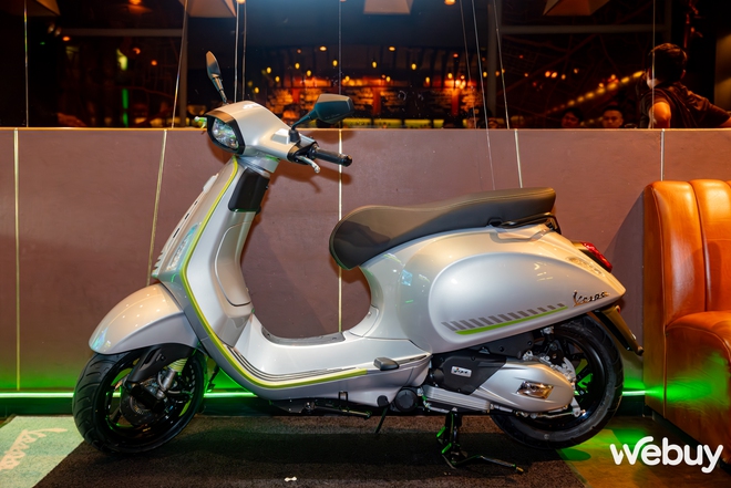 Đây là Vespa Sprint Tech: Thiết kế kinh điển của người Ý hướng tới giới trẻ Việt, có tính năng công nghệ giúp "khoe" xe tinh tế- Ảnh 14. Đây là Vespa Sprint Tech: Thiết kế kinh điển của người Ý hướng tới giới trẻ Việt, có tính năng công nghệ giúp "khoe" xe tinh tế- Ảnh 14.