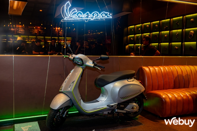 Đây là Vespa Sprint Tech: Thiết kế kinh điển của người Ý hướng tới giới trẻ Việt, có tính năng công nghệ giúp "khoe" xe tinh tế- Ảnh 2. Đây là Vespa Sprint Tech: Thiết kế kinh điển của người Ý hướng tới giới trẻ Việt, có tính năng công nghệ giúp "khoe" xe tinh tế- Ảnh 2.