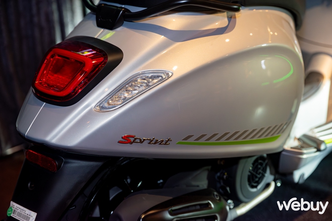Đây là Vespa Sprint Tech: Thiết kế kinh điển của người Ý hướng tới giới trẻ Việt, có tính năng công nghệ giúp "khoe" xe tinh tế- Ảnh 21. Đây là Vespa Sprint Tech: Thiết kế kinh điển của người Ý hướng tới giới trẻ Việt, có tính năng công nghệ giúp "khoe" xe tinh tế- Ảnh 21.