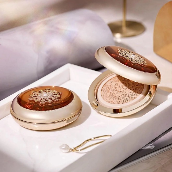 Thời kỳ độc chiếm của mỹ phẩm Hàn đã không còn: Đồ High-end khiến giới trẻ phát cuồng ra sao ?- Ảnh 28. Thời kỳ độc chiếm của mỹ phẩm Hàn đã không còn: Đồ High-end khiến giới trẻ phát cuồng ra sao ?- Ảnh 28.