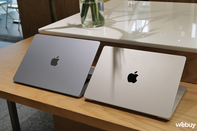 Mở hộp MacBook Air M4 Sky Blue chính hãng VN: Sắc xanh thanh thoát cho chiếc laptop gọn nhẹ mạnh mẽ nhất của Apple- Ảnh 12. Mở hộp MacBook Air M4 Sky Blue chính hãng VN: Sắc xanh thanh thoát cho chiếc laptop gọn nhẹ mạnh mẽ nhất của Apple- Ảnh 12.
