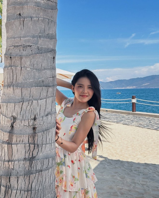 Mỹ nhân Việt đang viral vì có visual cực giống Han So Hee, style đời thường nhìn thấy cưng- Ảnh 8. Mỹ nhân Việt đang viral vì có visual cực giống Han So Hee, style đời thường nhìn thấy cưng- Ảnh 8.