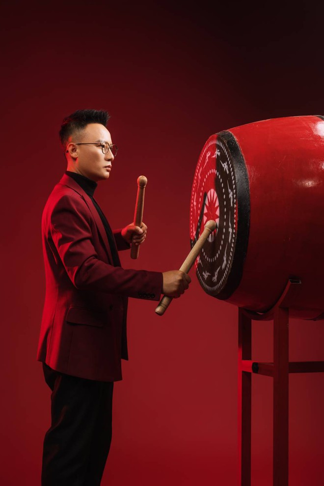 Ca sĩ Hoàng Bách chính thức ra MV mới, tin một điều về người nghệ sĩ- Ảnh 5. Ca sĩ Hoàng Bách chính thức ra MV mới, tin một điều về người nghệ sĩ- Ảnh 5.