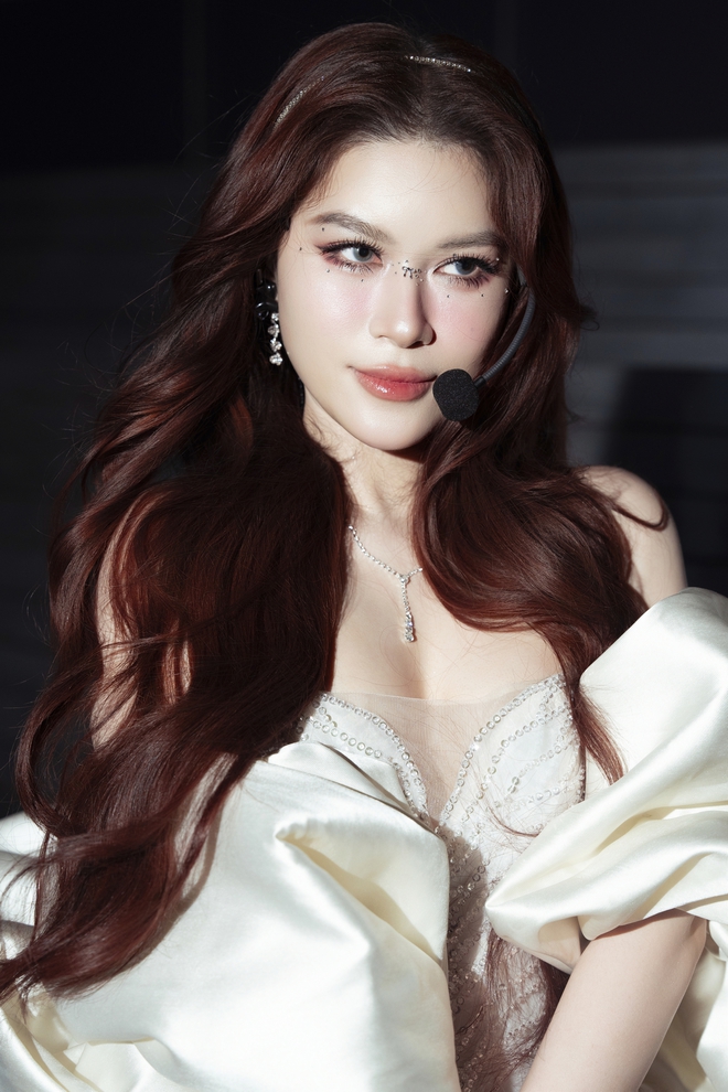 Ngọc Thanh Tâm: "Thanh xuân của mình đẹp hơn khi là một phần của Chị đẹp đạp gió"- Ảnh 8. Ngọc Thanh Tâm: "Thanh xuân của mình đẹp hơn khi là một phần của Chị đẹp đạp gió"- Ảnh 8.