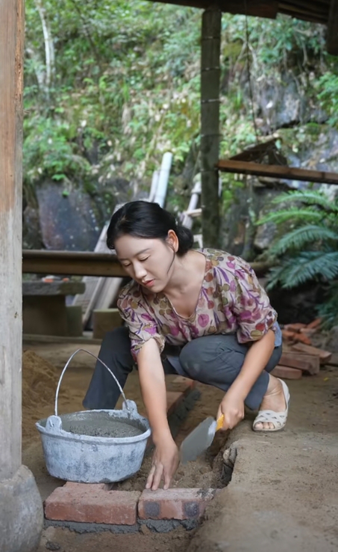 23 tuổi ly hôn làm mẹ đơn thân, 27 tuổi phá sản, gánh nợ 3 tỷ đồng: Hiện tại trở thành chủ tịch "nuôi sống" cả ngôi làng- Ảnh 5. 23 tuổi ly hôn làm mẹ đơn thân, 27 tuổi phá sản, gánh nợ 3 tỷ đồng: Hiện tại trở thành chủ tịch "nuôi sống" cả ngôi làng- Ảnh 5.