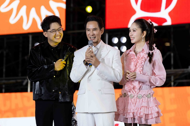 Ái nữ nhà Lý Hải - Minh Hà bùng nổ visual, giọng hát, vũ đạo được khen như idol- Ảnh 3. Ái nữ nhà Lý Hải - Minh Hà bùng nổ visual, giọng hát, vũ đạo được khen như idol- Ảnh 3.