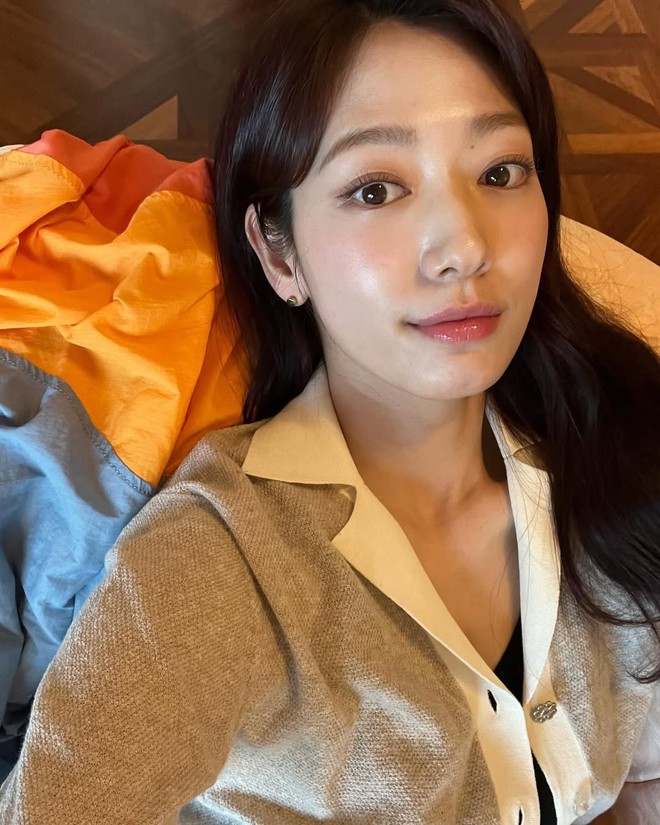 Park Shin Hye U35 visual trẻ măng nhưng vẫn hối hận vì không làm một điều sớm hơn- Ảnh 4. Park Shin Hye U35 visual trẻ măng nhưng vẫn hối hận vì không làm một điều sớm hơn- Ảnh 4.
