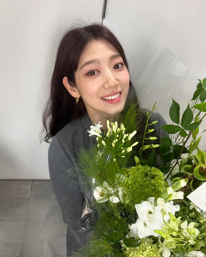 Park Shin Hye U35 visual trẻ măng nhưng vẫn hối hận vì không làm một điều sớm hơn- Ảnh 3. Park Shin Hye U35 visual trẻ măng nhưng vẫn hối hận vì không làm một điều sớm hơn- Ảnh 3.