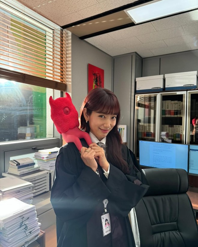 Park Shin Hye U35 visual trẻ măng nhưng vẫn hối hận vì không làm một điều sớm hơn- Ảnh 5. Park Shin Hye U35 visual trẻ măng nhưng vẫn hối hận vì không làm một điều sớm hơn- Ảnh 5.