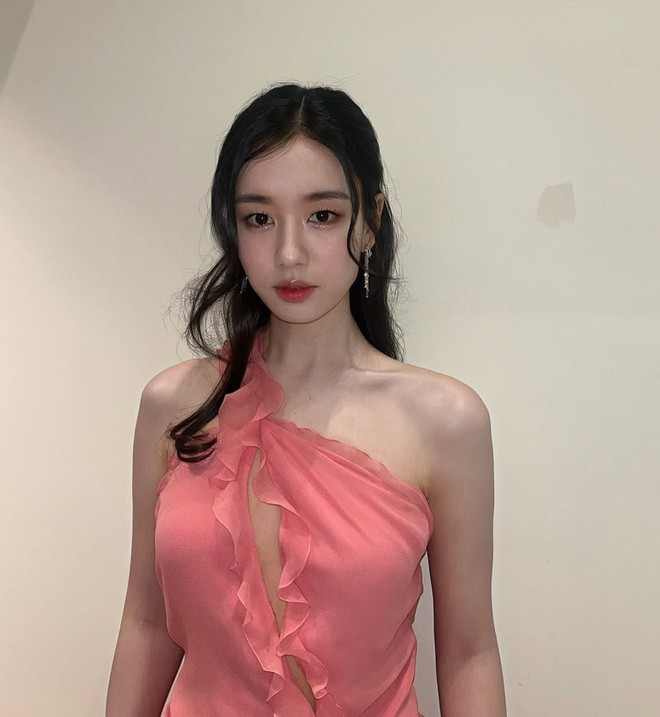 Ngôi sao Hospital Playlist lột xác khó nhận ra, kết quả của giảm cân hay "dao kéo"?- Ảnh 11. Ngôi sao Hospital Playlist lột xác khó nhận ra, kết quả của giảm cân hay "dao kéo"?- Ảnh 11.
