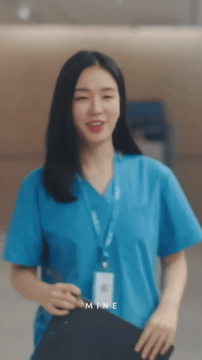 Ngôi sao Hospital Playlist lột xác khó nhận ra, kết quả của giảm cân hay "dao kéo"?- Ảnh 2. Ngôi sao Hospital Playlist lột xác khó nhận ra, kết quả của giảm cân hay "dao kéo"?- Ảnh 2.