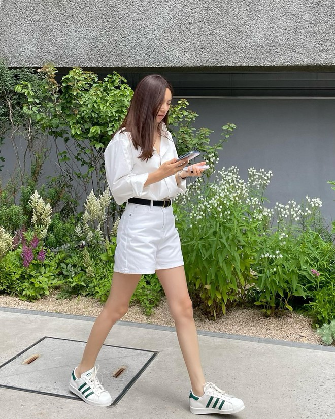 CEO của brand thời trang phối những item đơn giản thành loạt outfit hút mắt, phụ nữ trên dưới 40 tuổi đều nên tham khảo- Ảnh 18. CEO của brand thời trang phối những item đơn giản thành loạt outfit hút mắt, phụ nữ trên dưới 40 tuổi đều nên tham khảo- Ảnh 18.