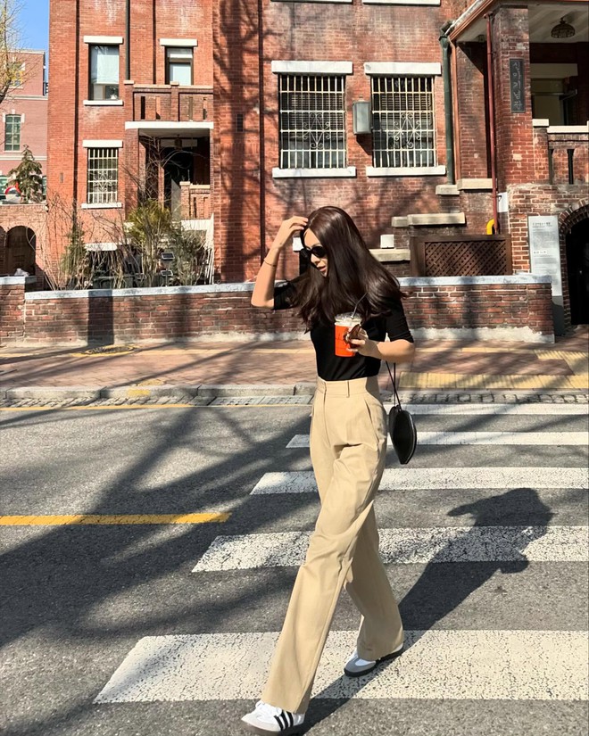 CEO của brand thời trang phối những item đơn giản thành loạt outfit hút mắt, phụ nữ trên dưới 40 tuổi đều nên tham khảo- Ảnh 10. CEO của brand thời trang phối những item đơn giản thành loạt outfit hút mắt, phụ nữ trên dưới 40 tuổi đều nên tham khảo- Ảnh 10.