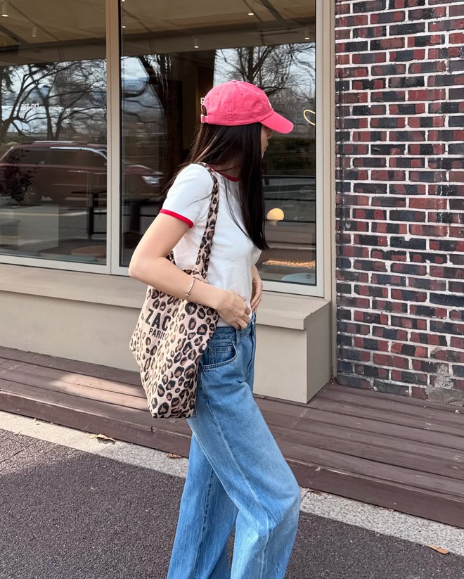 CEO của brand thời trang phối những item đơn giản thành loạt outfit hút mắt, phụ nữ trên dưới 40 tuổi đều nên tham khảo- Ảnh 4. CEO của brand thời trang phối những item đơn giản thành loạt outfit hút mắt, phụ nữ trên dưới 40 tuổi đều nên tham khảo- Ảnh 4.
