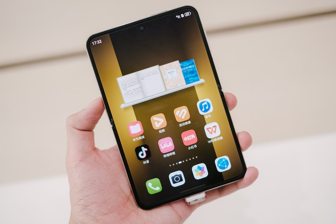 Huawei Pura X: Thiết kế độc lạ có 1-0-2, vượt ngưỡng flagship nội địa trở thành biểu tượng xa xỉ, mới ra mắt đã tạo địa chấn - Ảnh 4. Huawei Pura X: Thiết kế độc lạ có 1-0-2, vượt ngưỡng flagship nội địa trở thành biểu tượng xa xỉ, mới ra mắt đã tạo địa chấn - Ảnh 4.