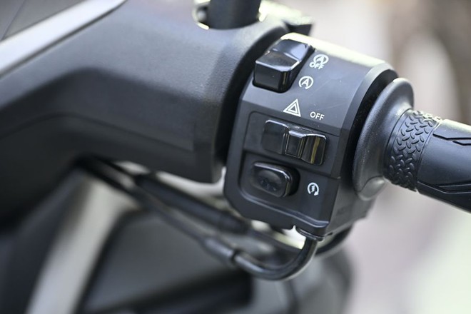 Tái xuất sau gần 10 năm vắng bóng, Yamaha NMAX155 chính thức được ra mắt, nhưng vẫn khó có cửa cạnh tranh tại thị trường Việt!- Ảnh 10. Tái xuất sau gần 10 năm vắng bóng, Yamaha NMAX155 chính thức được ra mắt, nhưng vẫn khó có cửa cạnh tranh tại thị trường Việt!- Ảnh 10.
