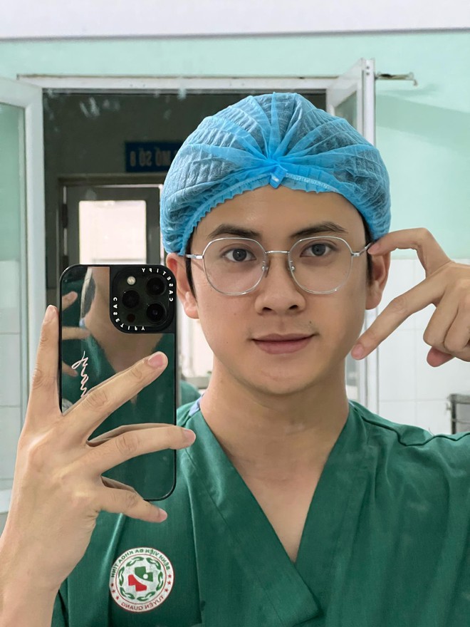 Chân dung bác sĩ Tuyên Quang khiến hội chị em thốt lên: "Không cần gây mê, em tự mê"- Ảnh 2. Chân dung bác sĩ Tuyên Quang khiến hội chị em thốt lên: "Không cần gây mê, em tự mê"- Ảnh 2.