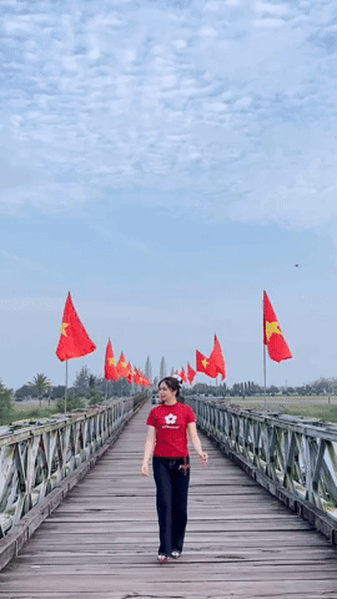 Cây cầu "dài nhất trong lịch sử" trở thành điểm đến hot dịp 30/4: Chúng ta chỉ mất 2 phút để chạy qua, nhưng ông cha ta mất đến 21 năm để nối liền đôi bờ Nam-Bắc!- Ảnh 5. Cây cầu "dài nhất trong lịch sử" trở thành điểm đến hot dịp 30/4: Chúng ta chỉ mất 2 phút để chạy qua, nhưng ông cha ta mất đến 21 năm để nối liền đôi bờ Nam-Bắc!- Ảnh 5.