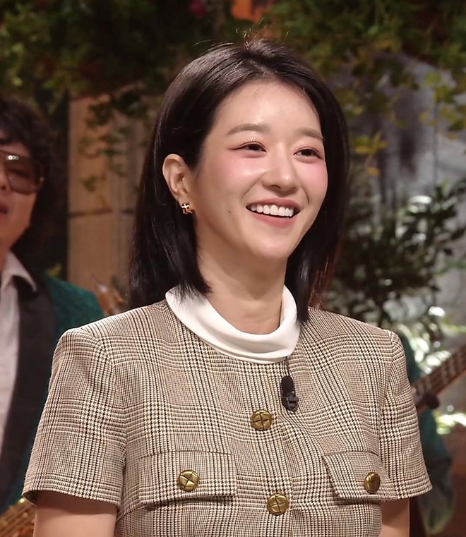 Seo Ye Ji "bẹo hình bẹo dạng" trong show mới, visual tuổi 35 thế nào mà netizen ồ ạt đòi trở lại?- Ảnh 5. Seo Ye Ji "bẹo hình bẹo dạng" trong show mới, visual tuổi 35 thế nào mà netizen ồ ạt đòi trở lại?- Ảnh 5.