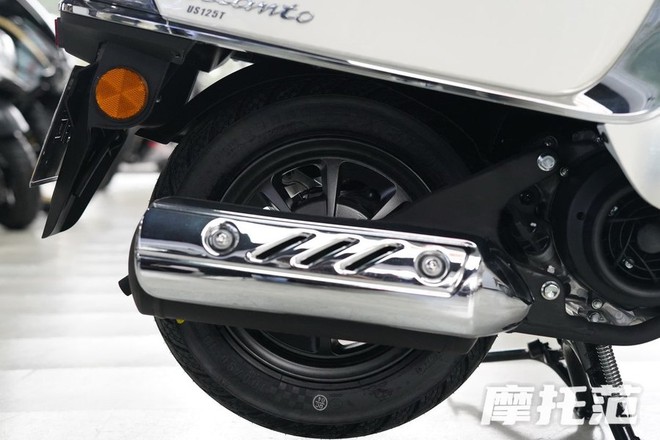 Suzuki âm thầm ra mắt mẫu xe tay ga 125cc đẹp hơn nhiều các đối thủ đến từ Honda hay Yamaha mà giá chỉ hơn 35 triệu đồng- Ảnh 7. Suzuki âm thầm ra mắt mẫu xe tay ga 125cc đẹp hơn nhiều các đối thủ đến từ Honda hay Yamaha mà giá chỉ hơn 35 triệu đồng- Ảnh 7.