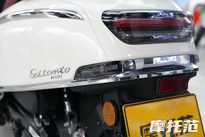 Suzuki âm thầm ra mắt mẫu xe tay ga 125cc đẹp hơn nhiều các đối thủ đến từ Honda hay Yamaha mà giá chỉ hơn 35 triệu đồng- Ảnh 9. Suzuki âm thầm ra mắt mẫu xe tay ga 125cc đẹp hơn nhiều các đối thủ đến từ Honda hay Yamaha mà giá chỉ hơn 35 triệu đồng- Ảnh 9.