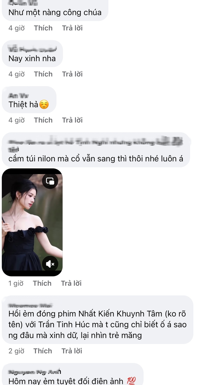 Công chúa Cbiz xách túi ni lông đi thảm đỏ nhưng phản ứng của netizen mới bất ngờ- Ảnh 9. Công chúa Cbiz xách túi ni lông đi thảm đỏ nhưng phản ứng của netizen mới bất ngờ- Ảnh 9.