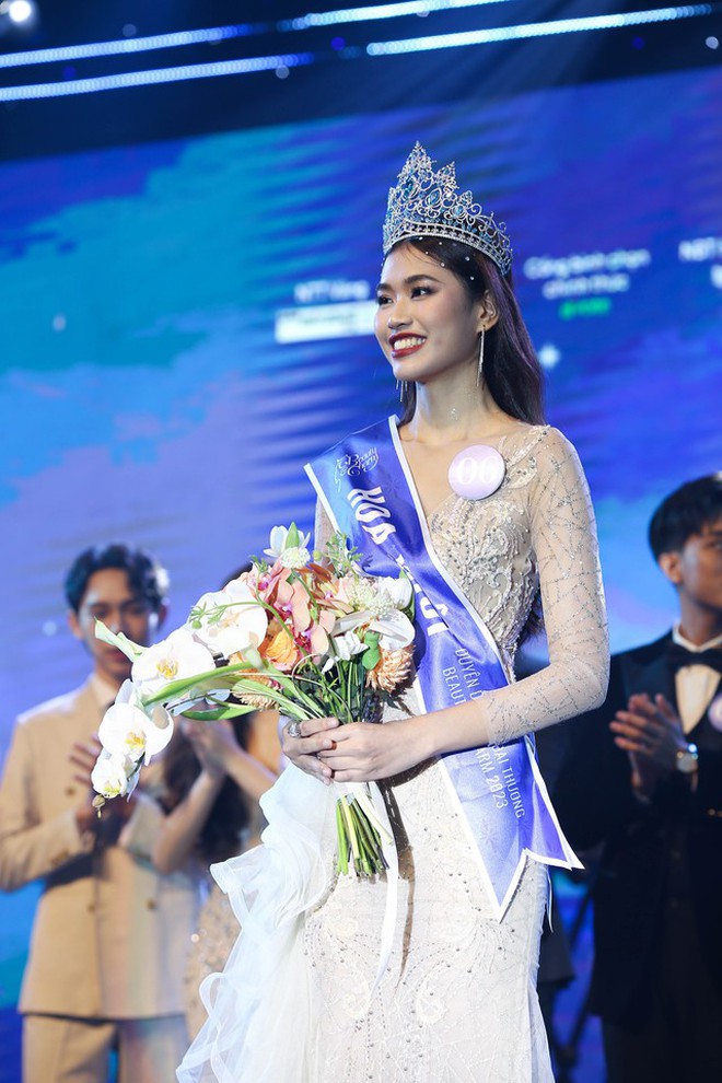 Hoa khôi Ngoại thương 2024 cao 1m79 sau một năm đăng quang: Vẫn giỏi và quá "slay"!- Ảnh 2. Hoa khôi Ngoại thương 2024 cao 1m79 sau một năm đăng quang: Vẫn giỏi và quá "slay"!- Ảnh 2.