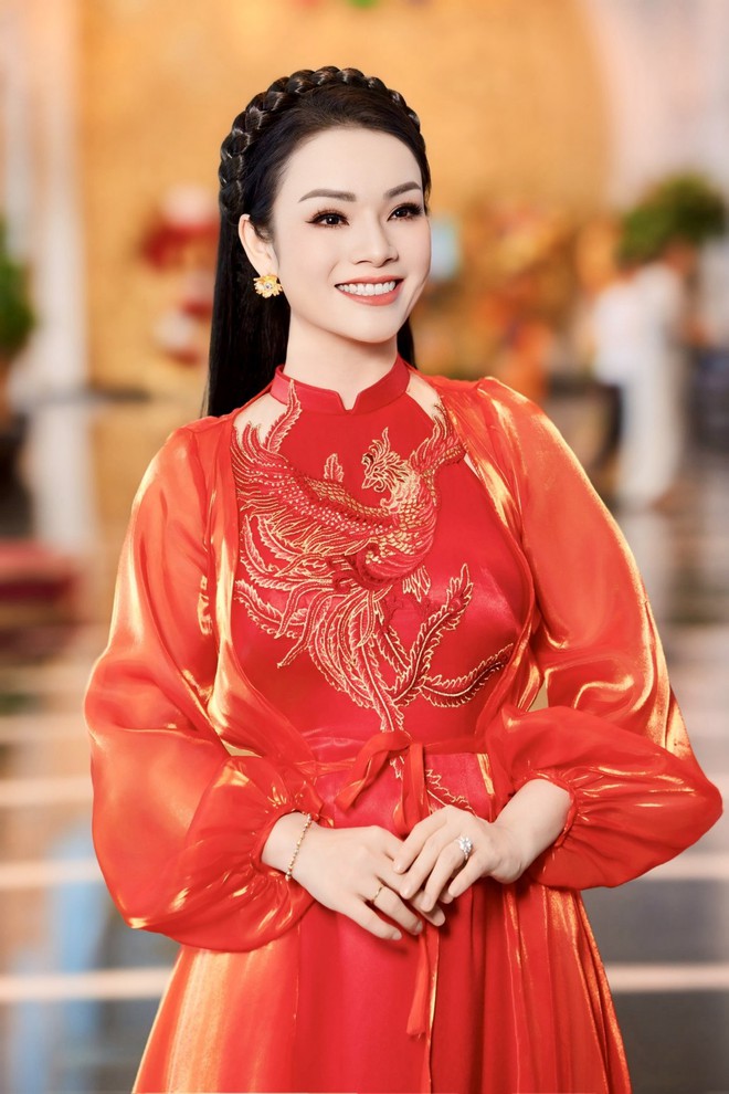 NSND Quốc Hưng và dàn NSƯT, ca sĩ trẻ quy tụ tại chương trình nghệ thuật "Khúc ca khải hoàn"- Ảnh 3. NSND Quốc Hưng và dàn NSƯT, ca sĩ trẻ quy tụ tại chương trình nghệ thuật "Khúc ca khải hoàn"- Ảnh 3.