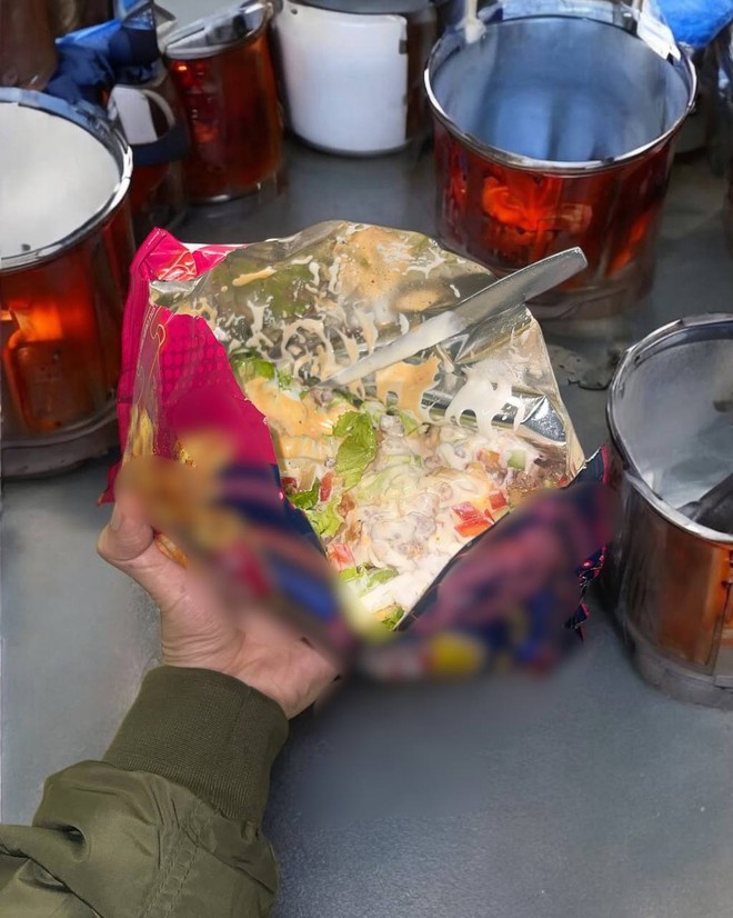 65k gói bim bim mang danh “tacos đi bộ” ở Hà Nội khiến dân tình xôn xao, càng “dậy sóng hơn” khi chủ quán lên tiếng- Ảnh 7. 65k gói bim bim mang danh “tacos đi bộ” ở Hà Nội khiến dân tình xôn xao, càng “dậy sóng hơn” khi chủ quán lên tiếng- Ảnh 7.