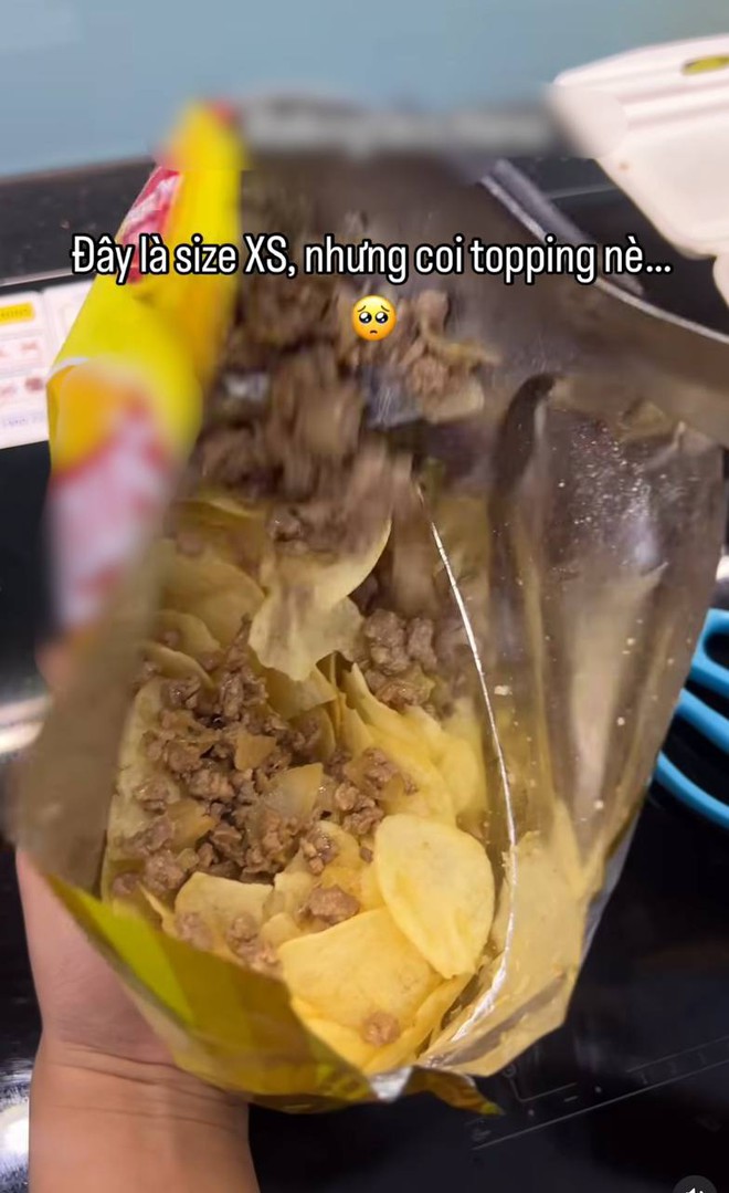 65k gói bim bim mang danh “tacos đi bộ” ở Hà Nội khiến dân tình xôn xao, càng “dậy sóng hơn” khi chủ quán lên tiếng- Ảnh 1. 65k gói bim bim mang danh “tacos đi bộ” ở Hà Nội khiến dân tình xôn xao, càng “dậy sóng hơn” khi chủ quán lên tiếng- Ảnh 1.