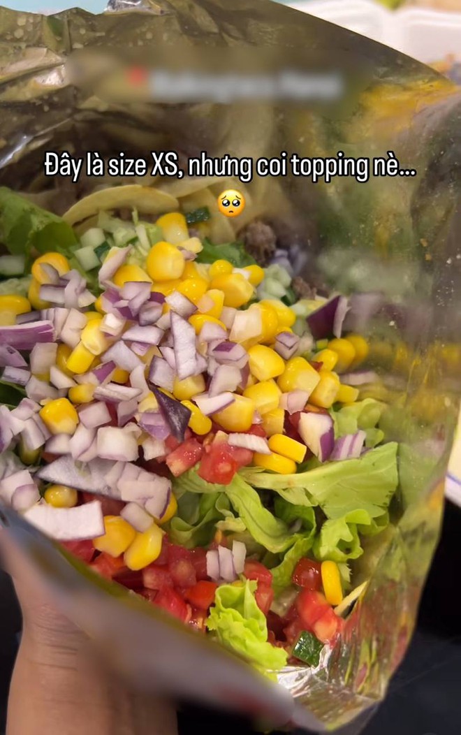 65k gói bim bim mang danh “tacos đi bộ” ở Hà Nội khiến dân tình xôn xao, càng “dậy sóng hơn” khi chủ quán lên tiếng- Ảnh 4. 65k gói bim bim mang danh “tacos đi bộ” ở Hà Nội khiến dân tình xôn xao, càng “dậy sóng hơn” khi chủ quán lên tiếng- Ảnh 4.