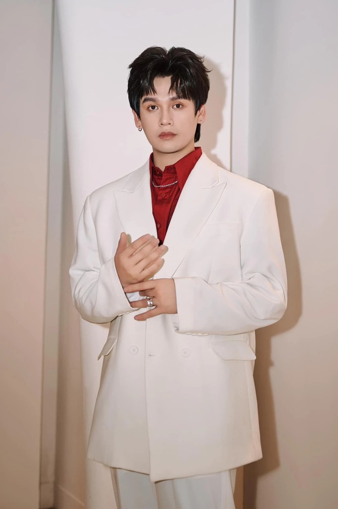 NSND Quốc Hưng và dàn NSƯT, ca sĩ trẻ quy tụ tại chương trình nghệ thuật "Khúc ca khải hoàn"- Ảnh 5. NSND Quốc Hưng và dàn NSƯT, ca sĩ trẻ quy tụ tại chương trình nghệ thuật "Khúc ca khải hoàn"- Ảnh 5.