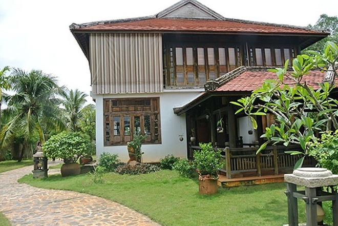 Hoa hậu Việt đăng quang lúc 16 tuổi bán nhà lãi 900 cây vàng: Ở dinh thự 400 tỷ, cho con học trong lâu đài Anh- Ảnh 3. Hoa hậu Việt đăng quang lúc 16 tuổi bán nhà lãi 900 cây vàng: Ở dinh thự 400 tỷ, cho con học trong lâu đài Anh- Ảnh 3.